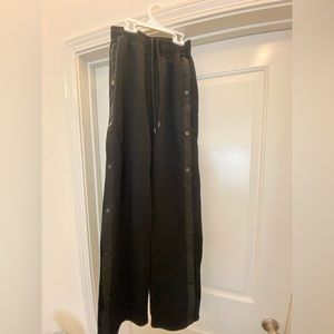 Brand new Alo Yoga Sweatpants